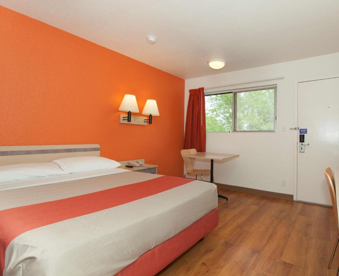 Hotel Hi - Wheel Flats 2*