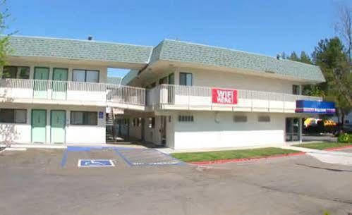 Hotel Hi - Wheel Flats