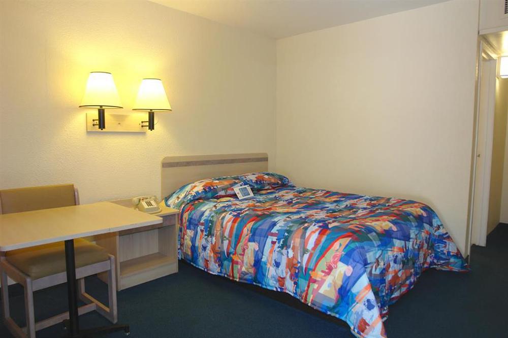Hotel Hi - Wheel Flats 2*